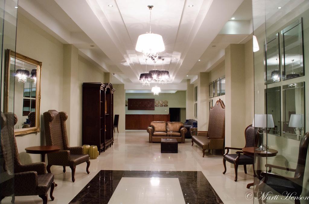 Ritz Hotel Angeles Exterior foto